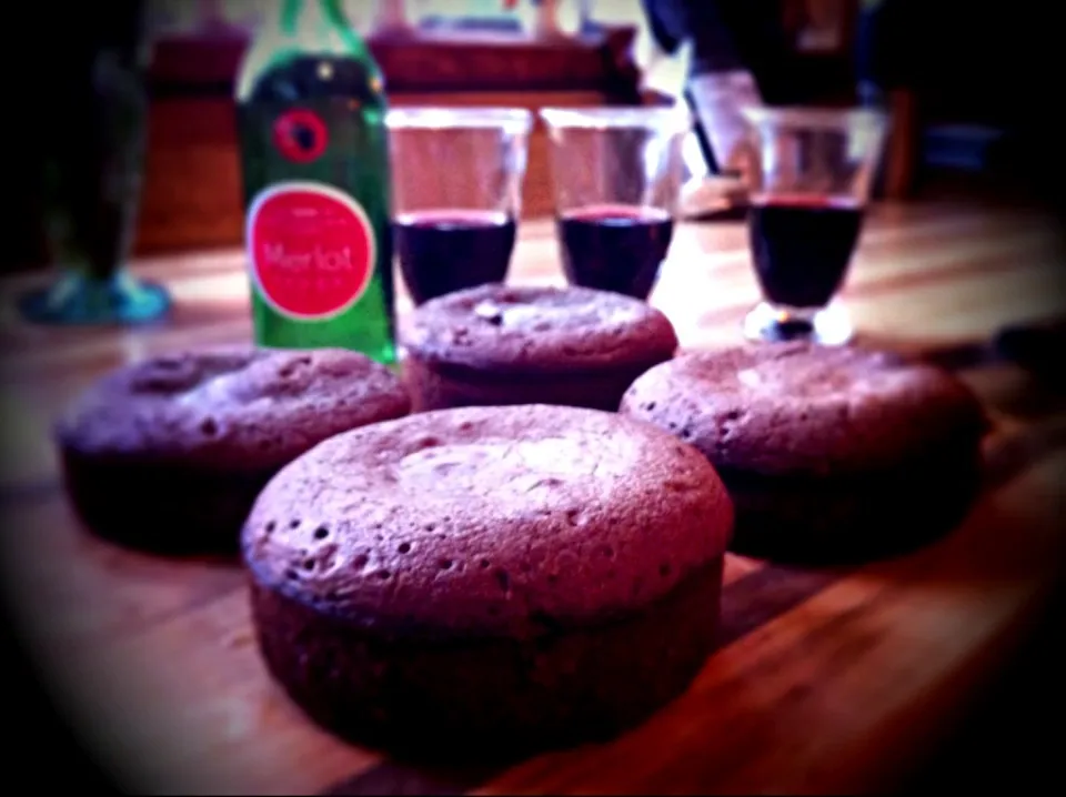 Dessert! Molten lava cakes with French Merlot!|kristenさん