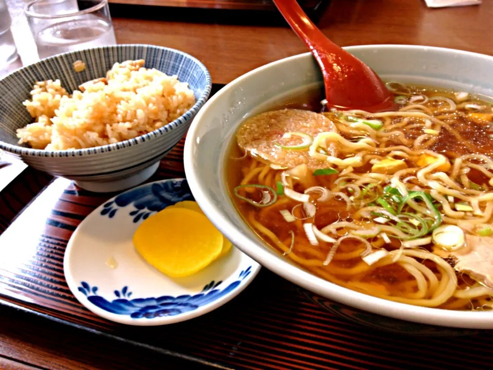 しらかばの鳥めし＆ラーメン♡|kyoさん