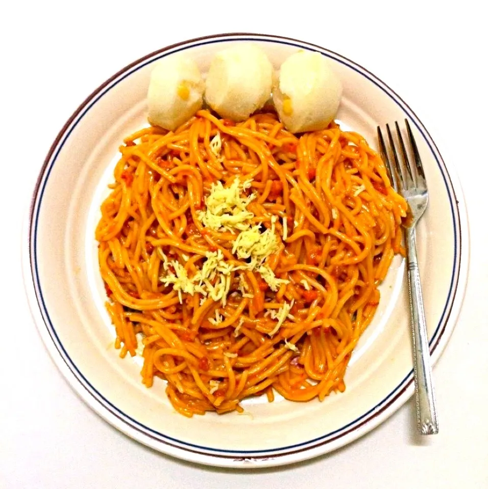 Pinoy Spaghetti and Puto|annabelle santiagoさん