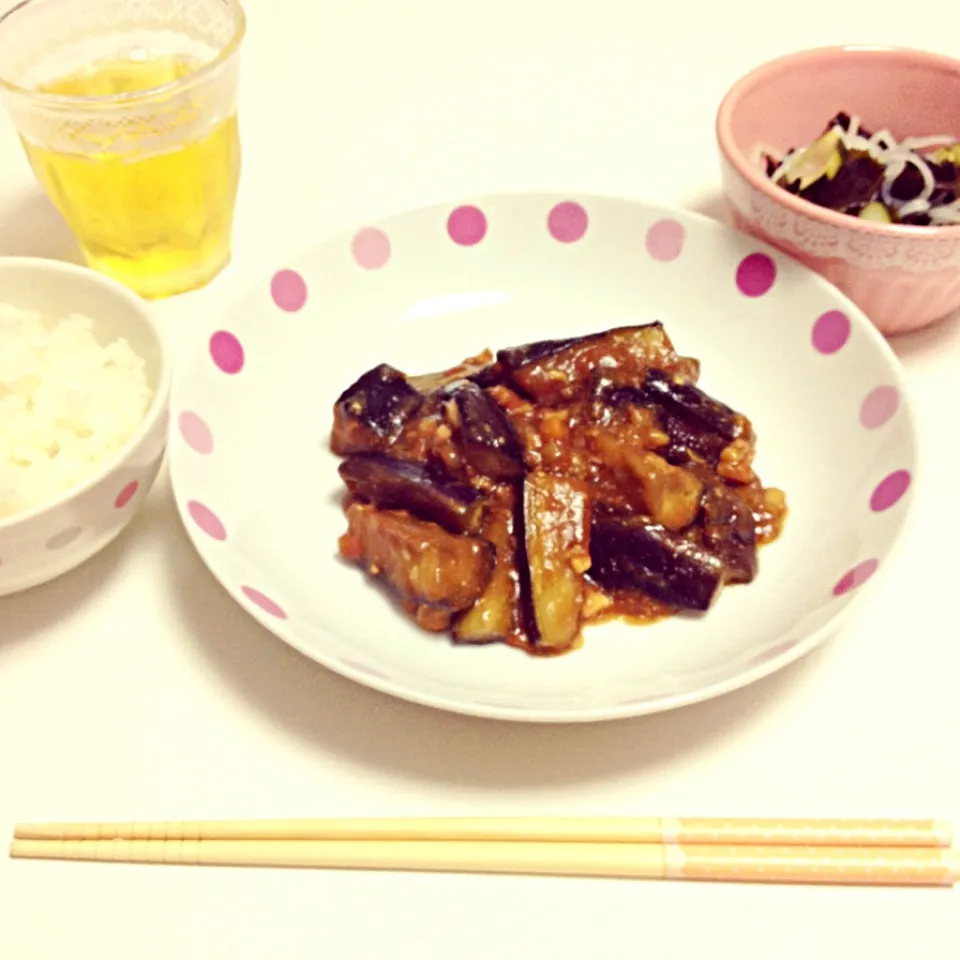 今日のよるごはん♡酢の物となすの炒め物！！|なぎささん