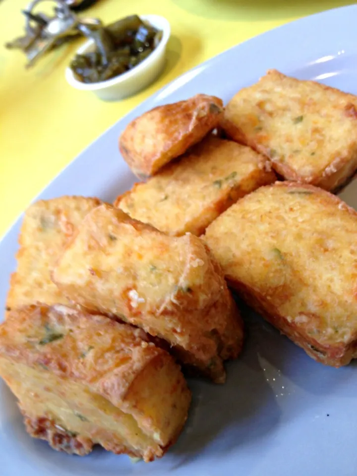 Snapdishの料理写真:Deep-fried Scallop Tofu|Yvonne Limさん