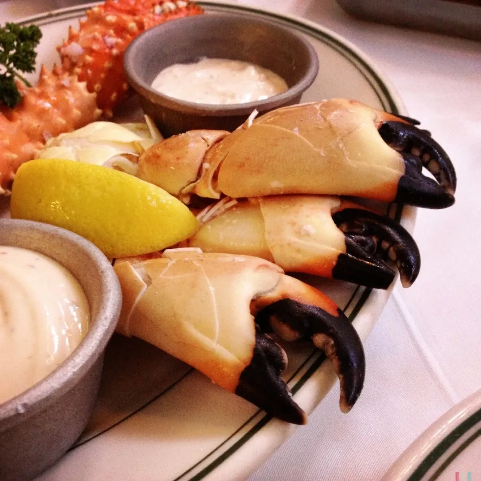 Snapdishの料理写真:Stone Crabs|stephanie mizuhaさん