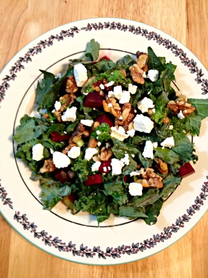 Kale and Beet Salad|http://melissasmenu.wordpress.com/さん