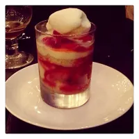 Strawberry Shortcake Trifle|Steve Satekさん