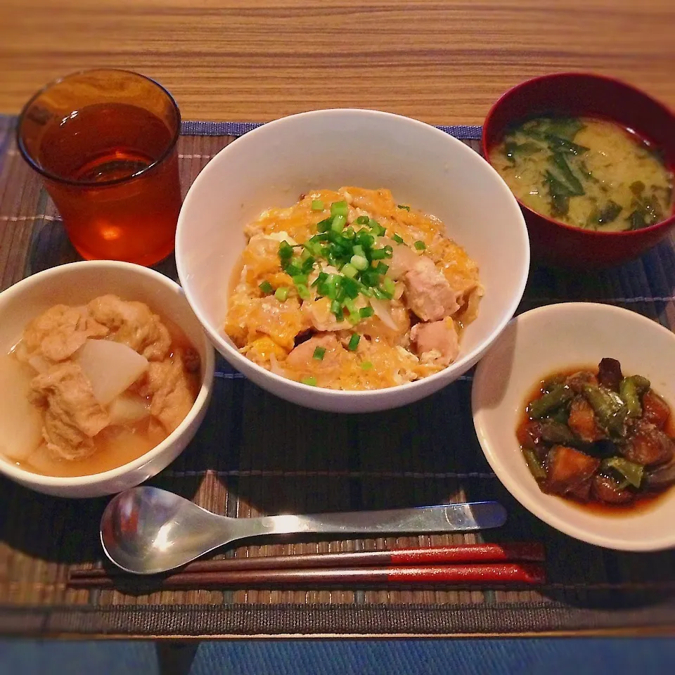 親子丼、大根と油揚げの煮物、ナスとピーマンの甘酢炒め|はるさん