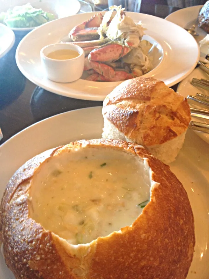 Boudin Sourdough & Clam Chowder|FRさん