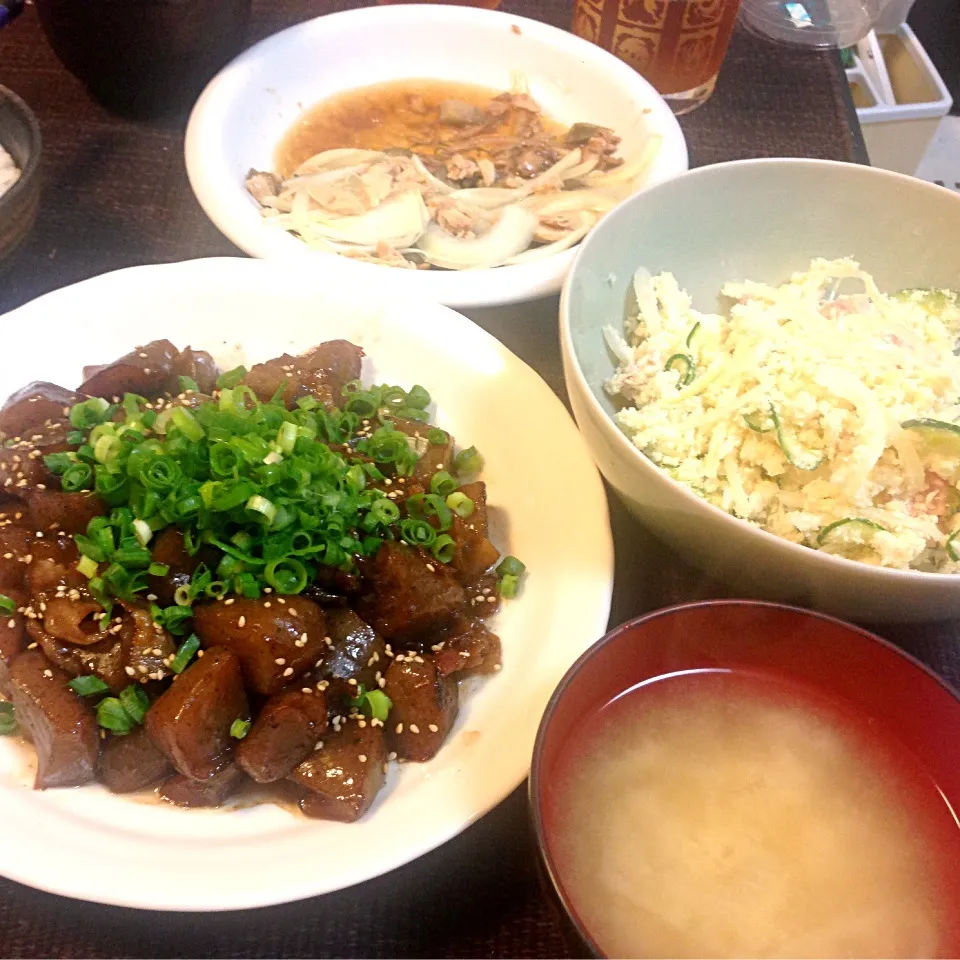 こんにゃくと豚バラの甘煮  おからサラダ|はるむんさん