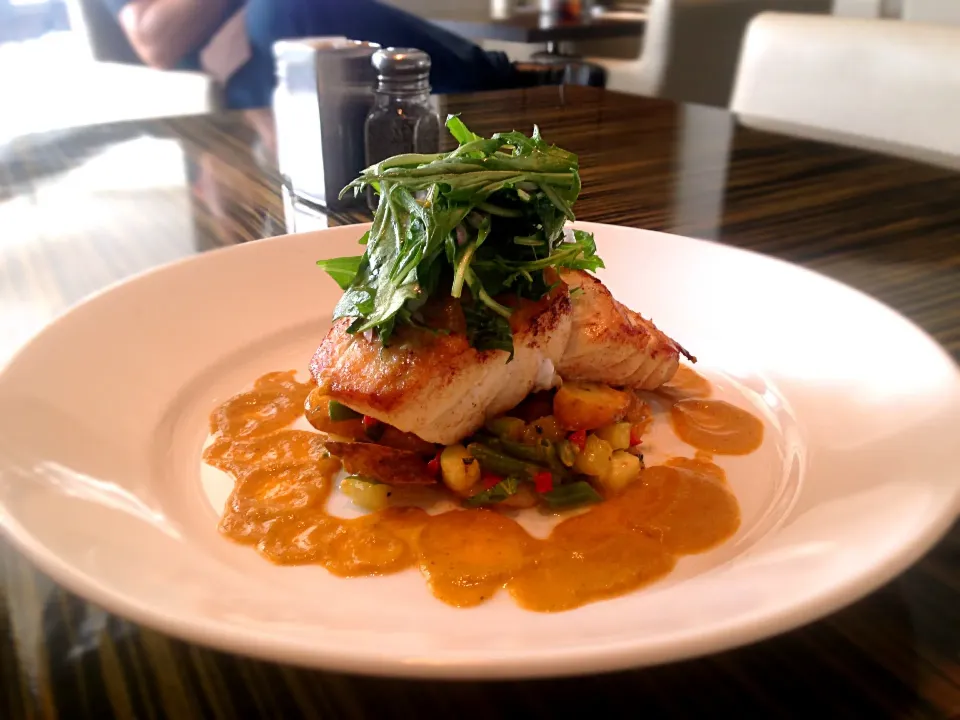 Pan seared grouper with a roasted Roma tomato purée and a summer time vegetable hash|zac sayersさん