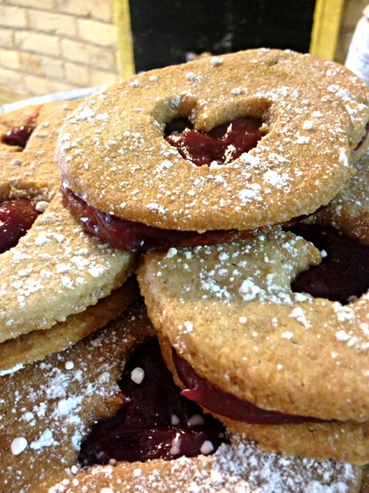 Vegan wild berry Linzer cookies|Nichali Ciaccioさん