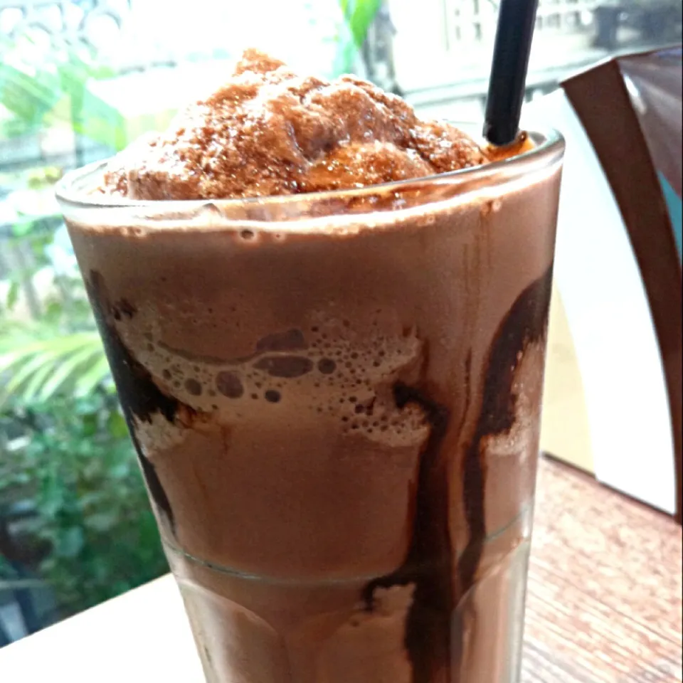 Snapdishの料理写真:Chocolate Frappe|Aor Patthinunさん