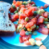 Snapdishの料理写真:Buttered vegetable with whole wheat bread with raisin|Candyさん