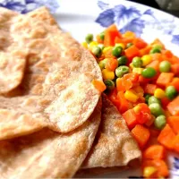 Snapdishの料理写真:Buttered vegetable with chappati|Candyさん