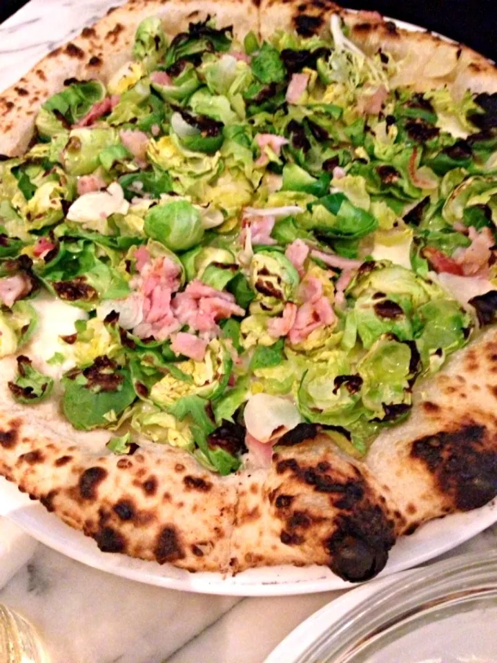 芽キャベツのピザ|akikoさん