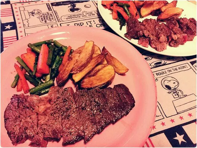 beefsteaks♛ carrot and asparagus sauté♛ french fries♛|🌜 miaow 🌞さん