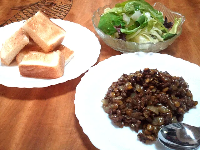 合い挽き肉があったのでレンズ豆といっしょにキーマカレーに。レンズ豆は少し水につけといたほうがクセが抜けておいしいね。|akaneharaさん