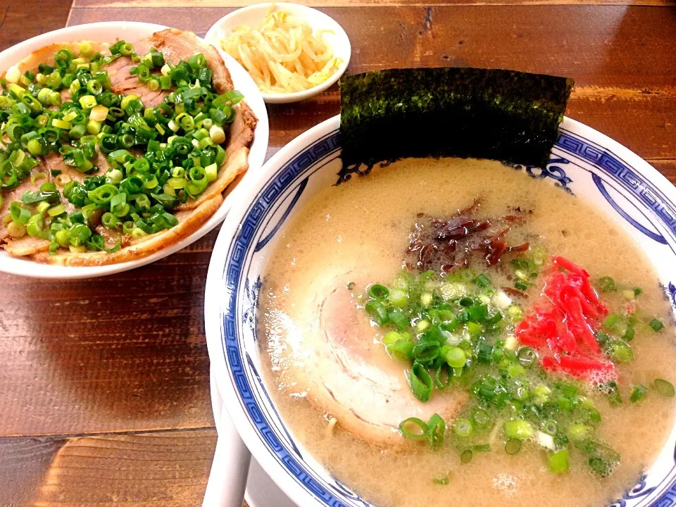 Snapdishの料理写真:うりんぼ 豚骨ラーメン@浅草|まりとんさん