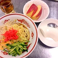 Snapdishの料理写真:冷やし中華とババロア|竹内明日香さん