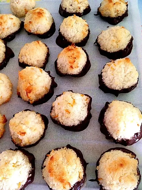 Naughty orange-Coconut macaroons|Elaine Gohさん