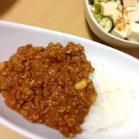 Snapdishの料理写真:トマトキーマカレー|かおりさん