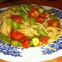 spaghetti asparagi e pomodorini|giulia campazziさん