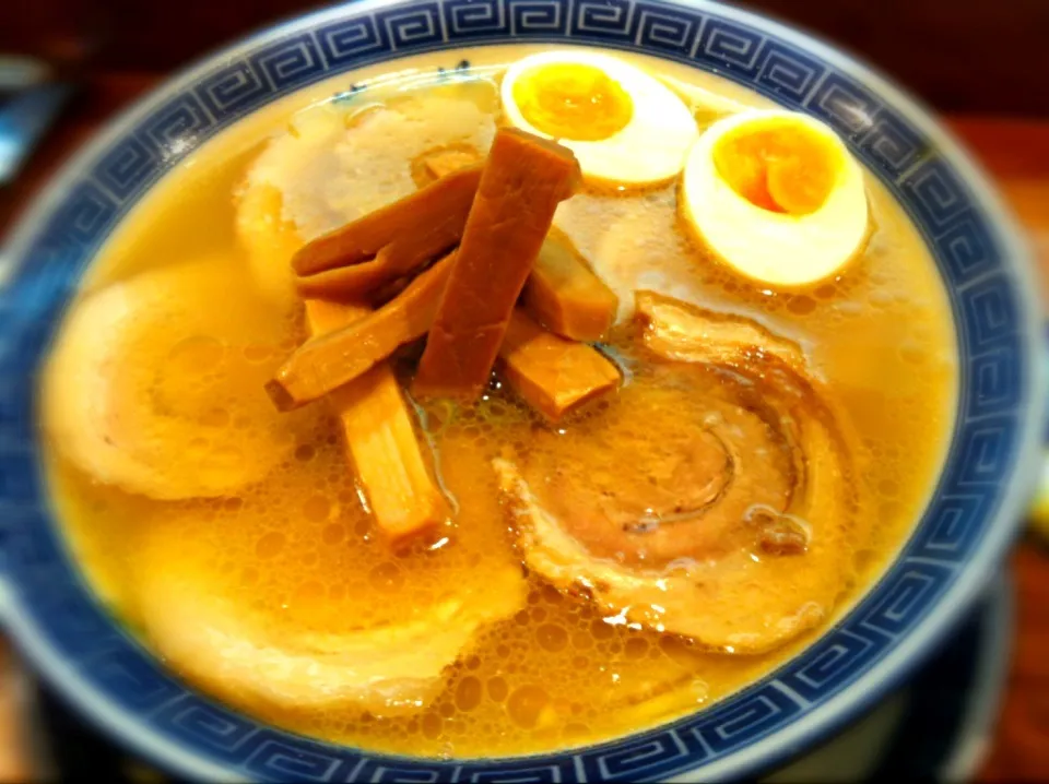 【本日のランチ】好来系ラーメン。(ﾟдﾟ)ｳﾏｰ 。|JTKさん