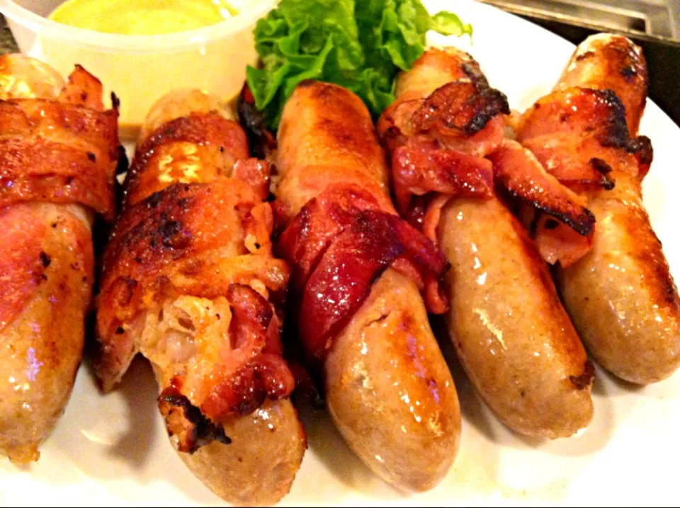 Pig in blankets (pork sausage rolled in bacon)|Jorge Bernal Márquezさん