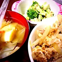 他人丼、コンソメスープ、サラダ|うえぽんさん