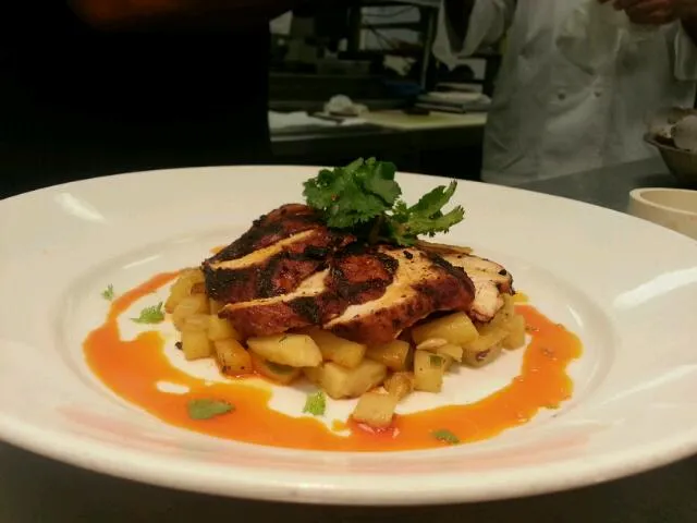 Ancho Chicken Breast with Parsnip-Green Apple Hash, Ancho Oil|Austin McKennaさん