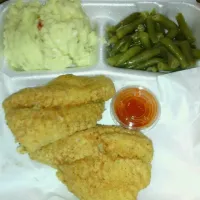 Catfish potato salad and green beans|Shirlene Robertsonさん