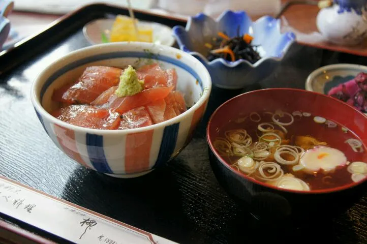 三崎 割烹 柳のまぐろ丼|cookingパパ五郎さん