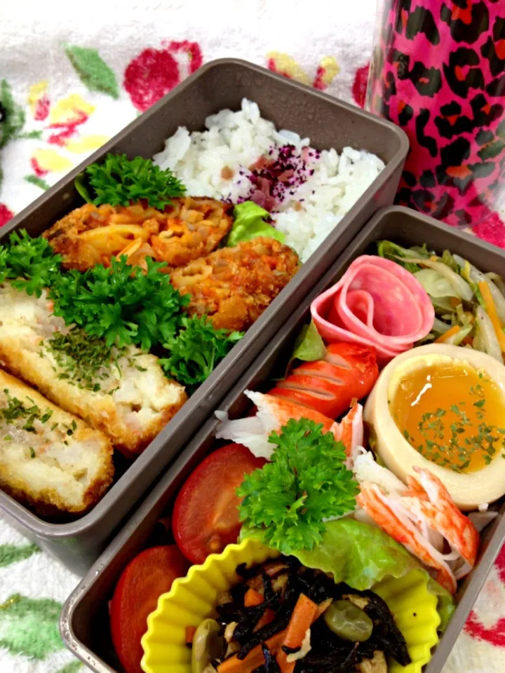 トマトグラタンコロッケ＆エビカツお弁当♪|桃実さん