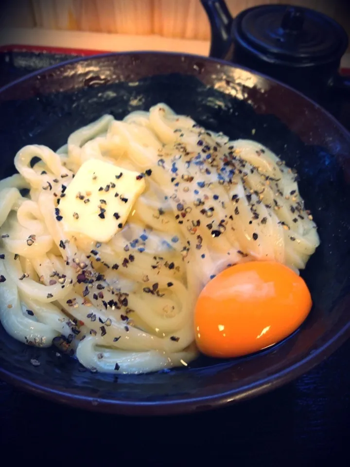 釜玉バターうどん|たけさん