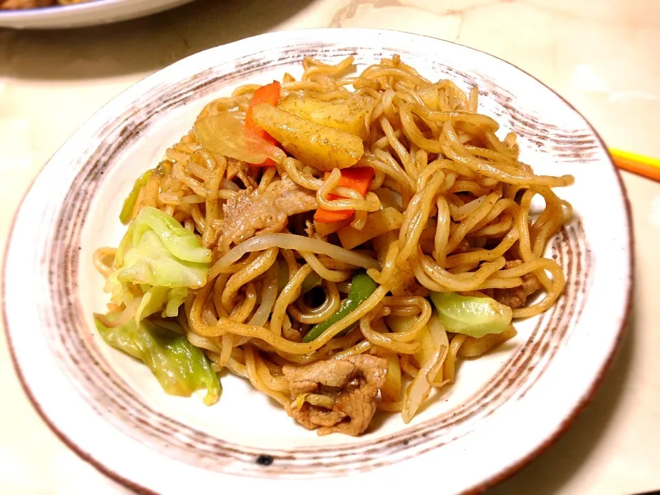 うちの焼きそばはジャガイモいり！|ともさん