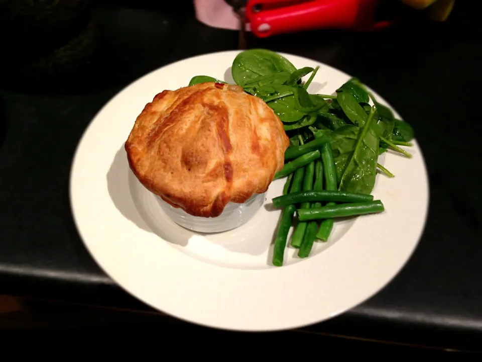 Chicken and mushroom pie|kipper's kitchenさん