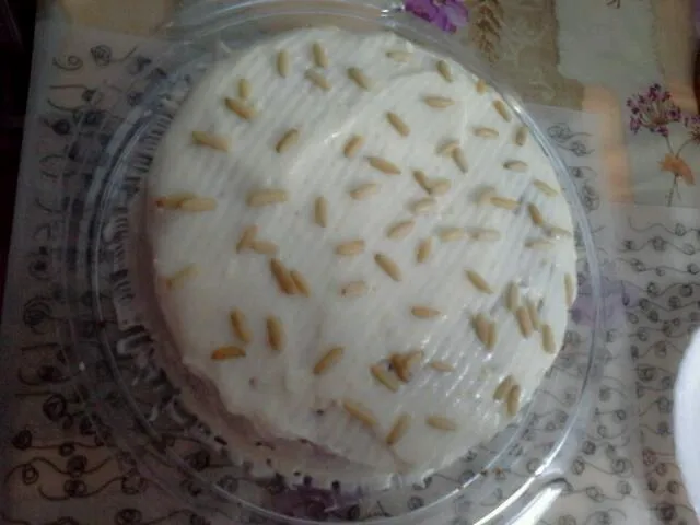 Carrot Cake with Cream Cheese Icing and Nuts Toppings|Jamilah Delgadoさん