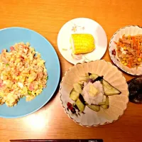 Snapdishの料理写真:チャーハン、揚げなす、切り干し大根、ゆでとうもろこし|マグワイアさん