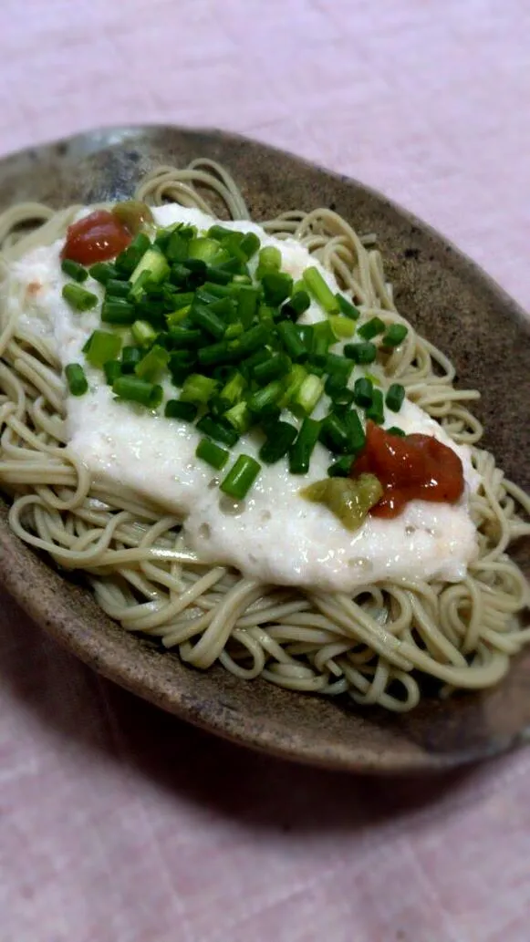 Snapdishの料理写真:朝ごはん（梅とろろ蕎麦）|石田尚之さん