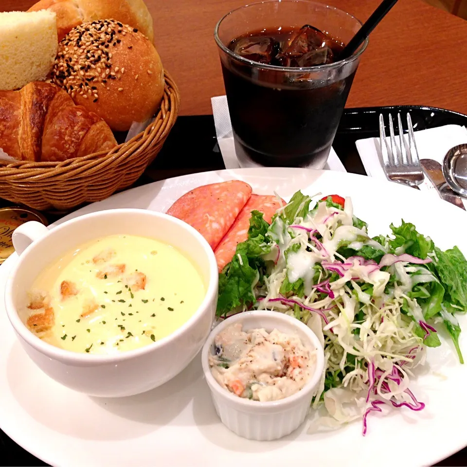 ドンクのパン食べ放題ランチ|きよみさん