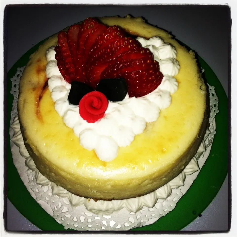 Snapdishの料理写真:Mini Strawberry Cheesecake with Love..|Angela Newellさん