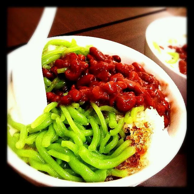 summer coconut jelly with red bean and coconut milk 《cendol》 ★|mik limさん