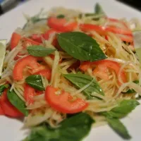 Snapdishの料理写真:Spicy Papaya Salad|Mealy Robinsonさん