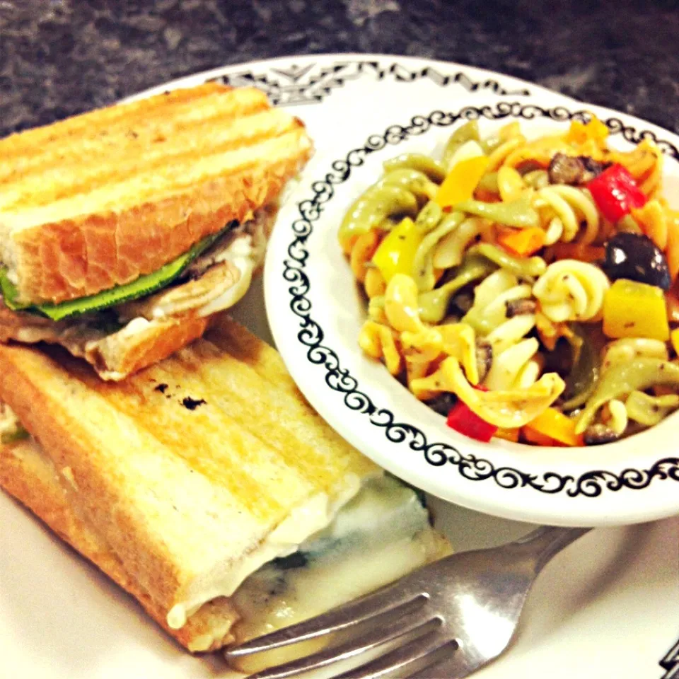 Veggie Panini & Pasta Salad|momocoさん