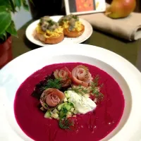 Chilled beet and pear soup,smoked mackerel,dill creme fraiche/冷たいビーツと洋梨スープ、スモークサバ、ディルクレームフレッシュ