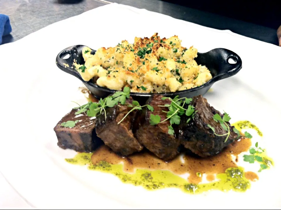 New Short Rib and Killer Mac & Cheese plate.|Andrew C Messinaさん