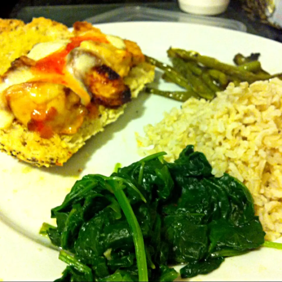 Peri peri garlic chicken ciabatta with mozzarella, curried green beans, brown rice and spinach|Nicole Avisさん