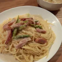 Snapdishの料理写真:アスパラとベーコンのクリームパスタ|さやさん