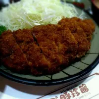 Snapdishの料理写真:新宿に来たついでに…豚珍館 とんかつ定食|西田 直樹さん