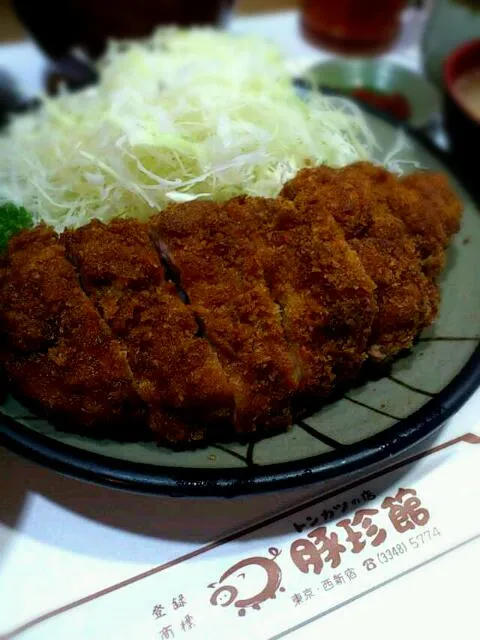 Snapdishの料理写真:新宿に来たついでに…豚珍館 とんかつ定食|西田 直樹さん