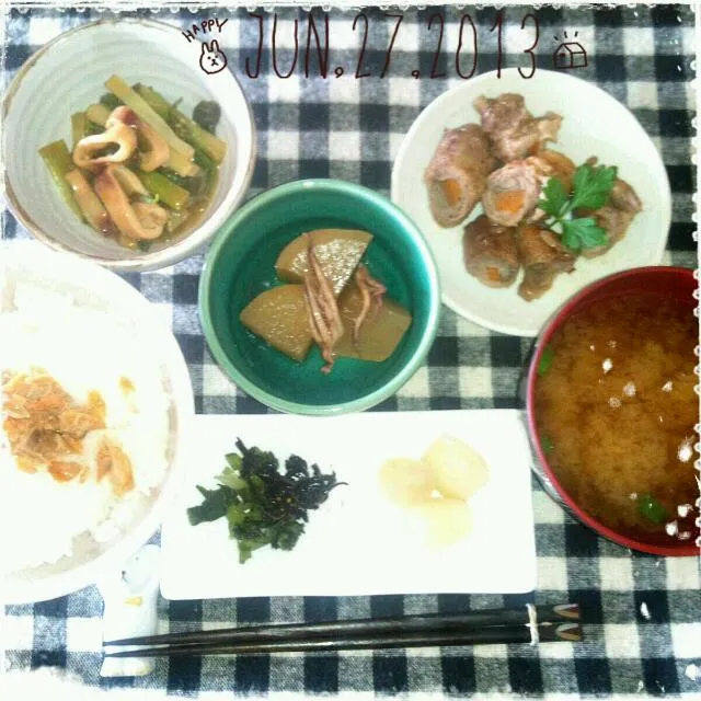 一汁三菜しっかりご飯★昨日の豚巻きまき★大根とイカ煮物★葱とイカ辛酢味噌和え★|みき🍴さん