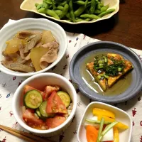 Snapdishの料理写真:大根と豚肉の煮物など|こぱんさん